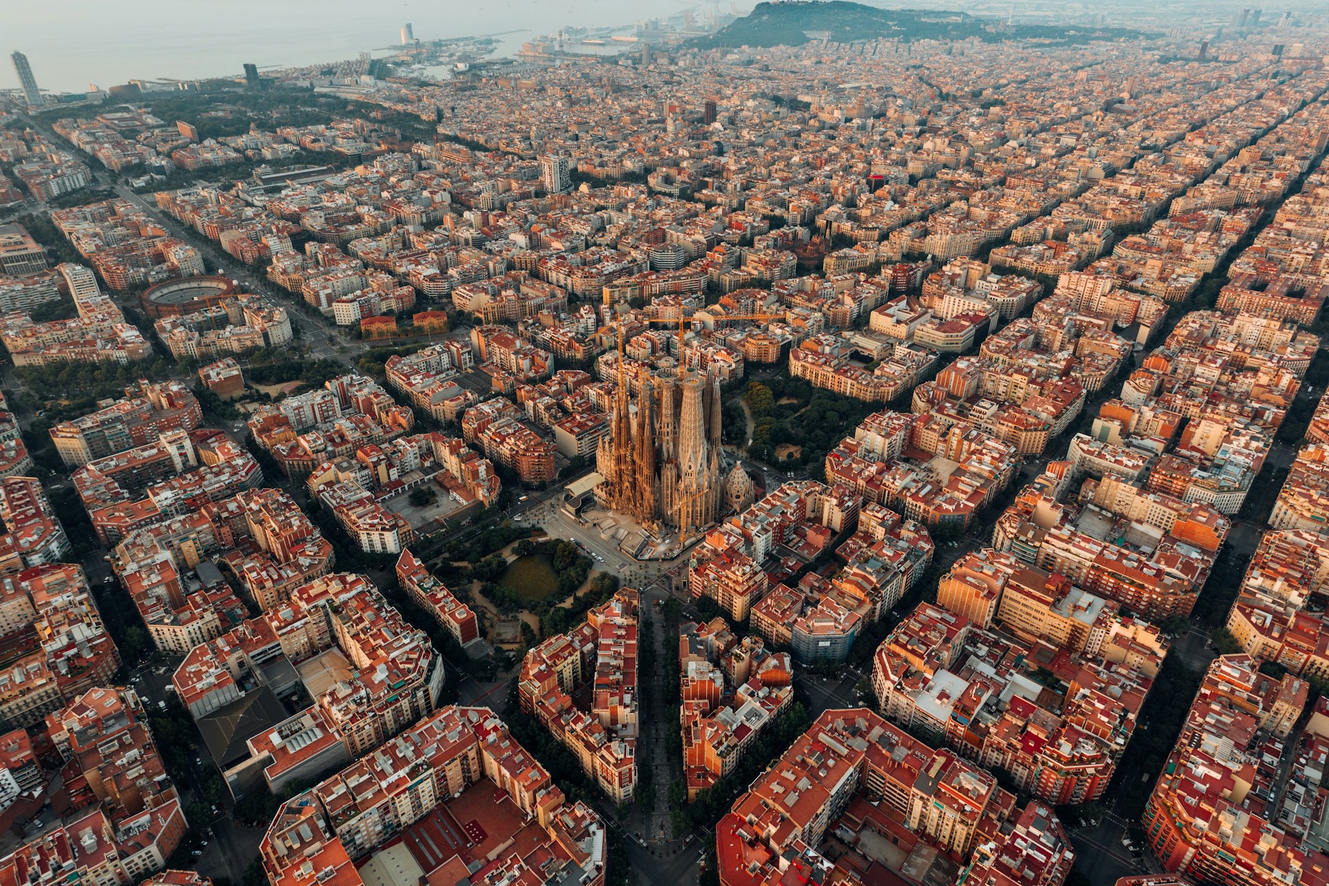 Vue aérienne de Barcelone avec la Sagrada Familia